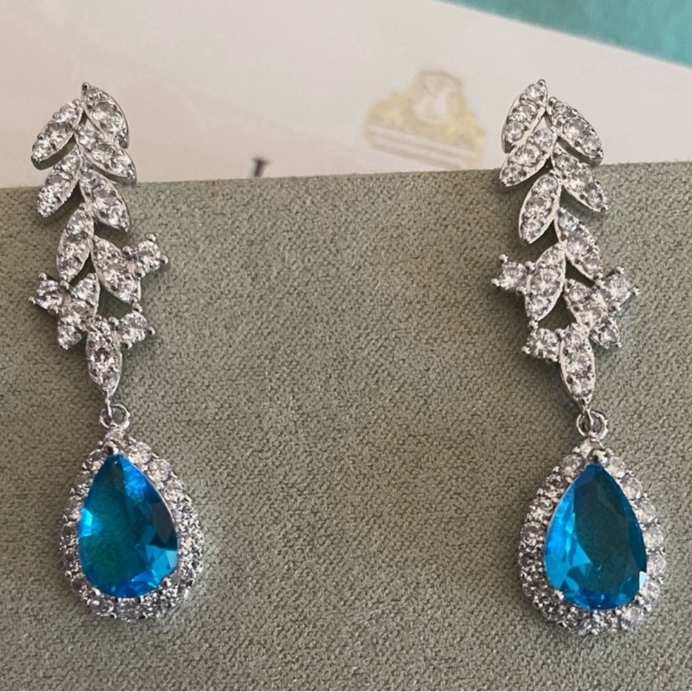 $599 Vintage Aquamarine Vine Earrings 14k